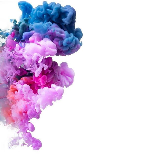 Разноцветный дым на белом фоне