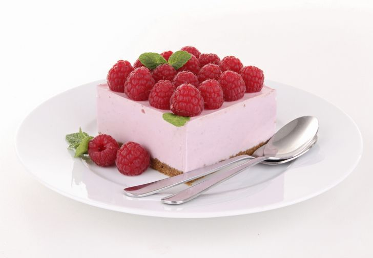 Пирожное малиновый пломбир