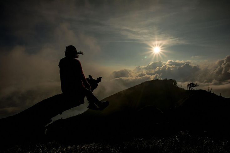 Одинокий Путник в горах