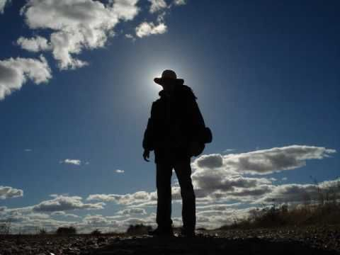 Силуэт путника