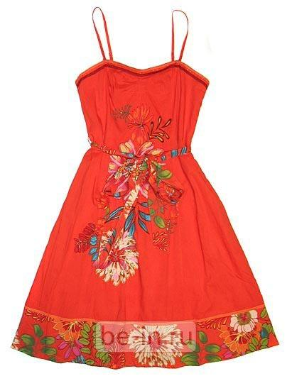 Сарафан на белом фоне