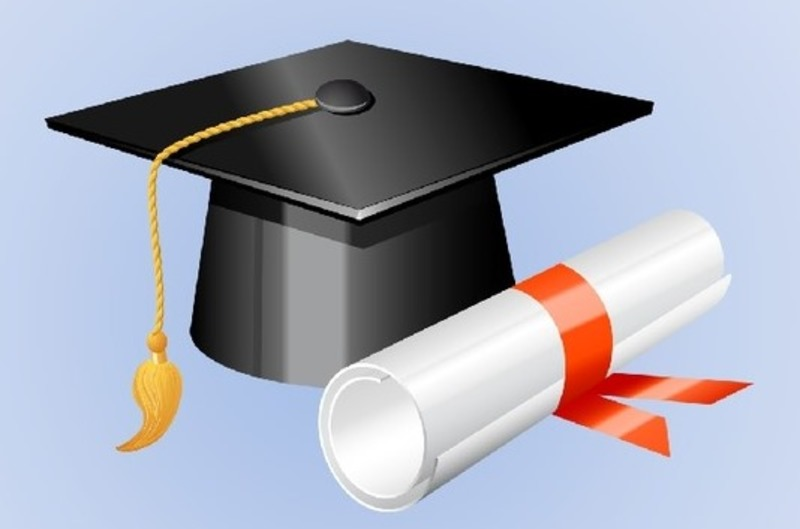 Шапки студентов выпускников