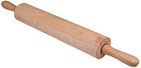 Ребенок со скалкой