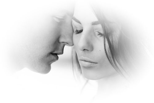 Влюбленная пара на прозрачном фоне