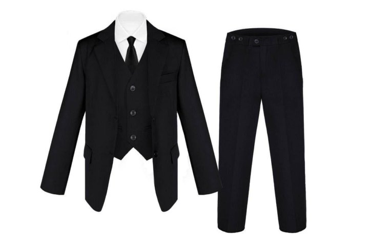 Строгий костюм для мальчика