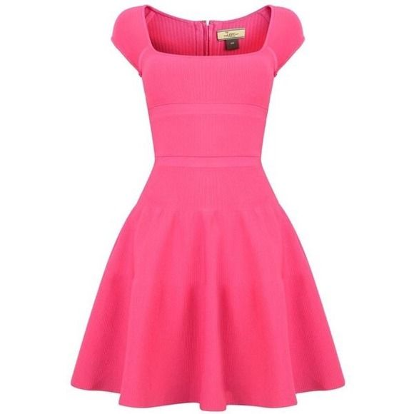 Платье розовое