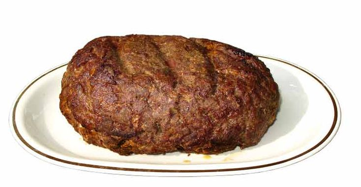 Котлеты на белой тарелке