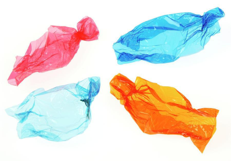 Обертка от конфеты смятая