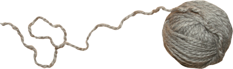 Шерстяные нитки на белом фоне