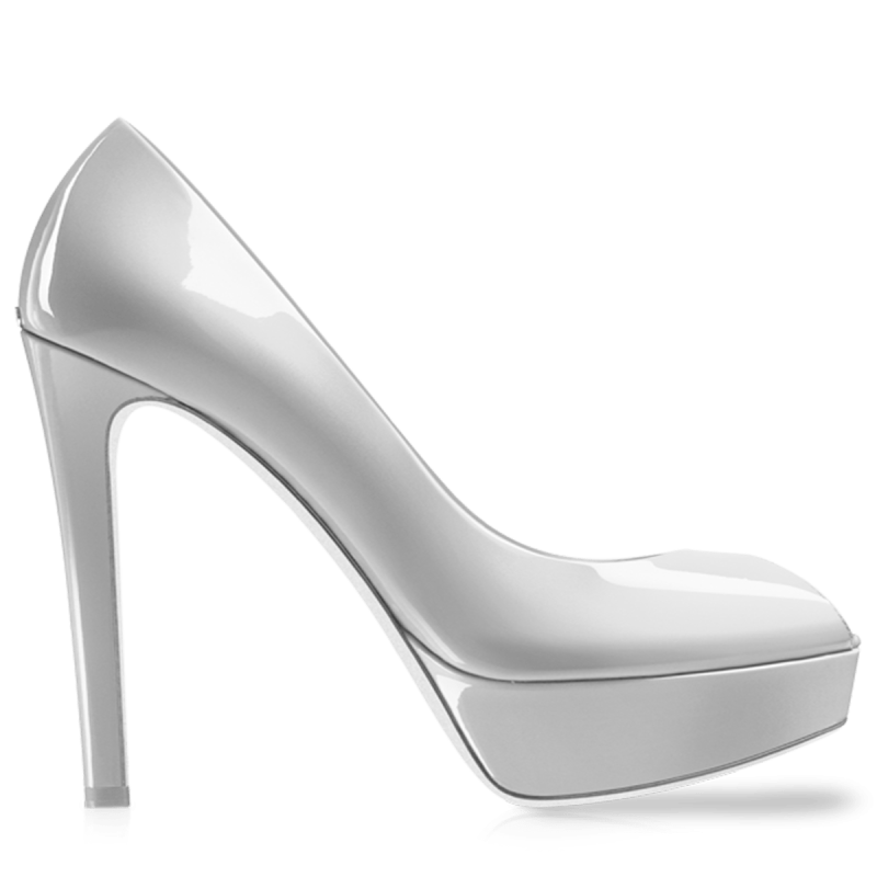 Туфли на белом фоне