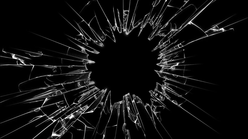 Треснутое стекло