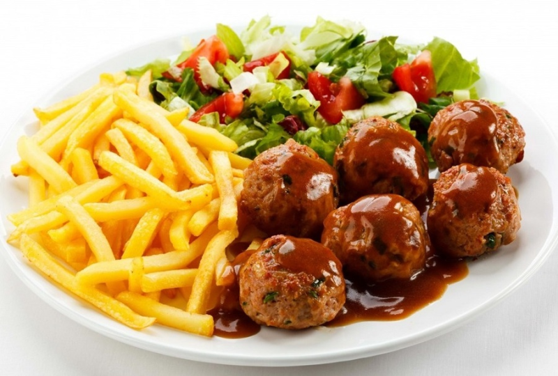 Красивые блюда на белом фоне