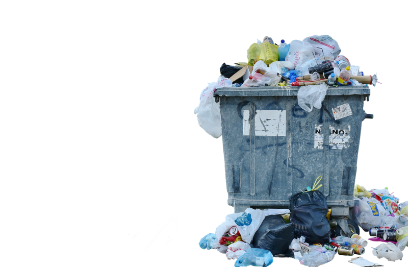 Бытовые отходы на белом фоне