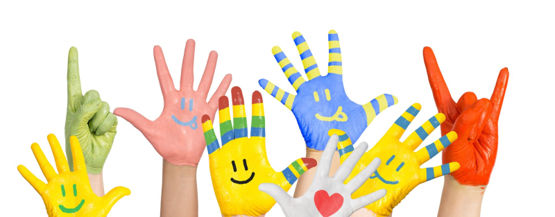 Разноцветные детские ладошки