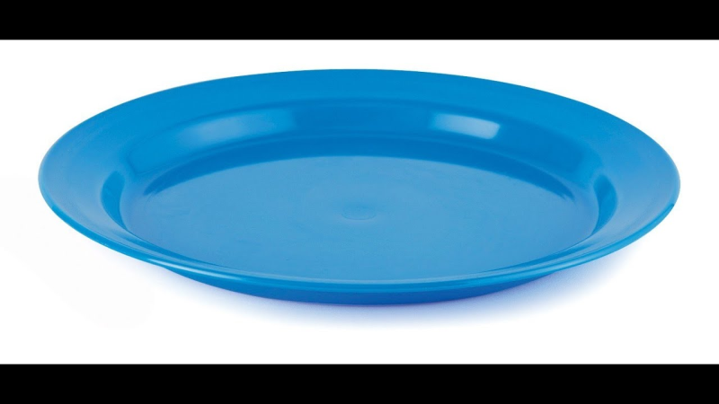 Тарелка на прозрачном фоне