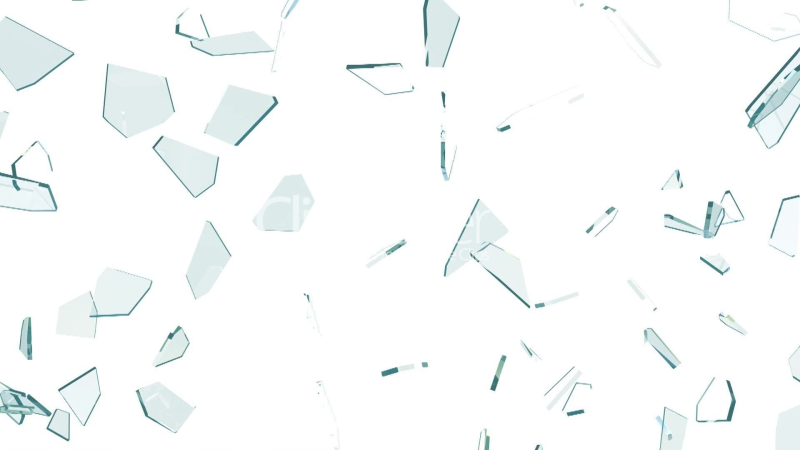 Кусок стекла на белом фоне