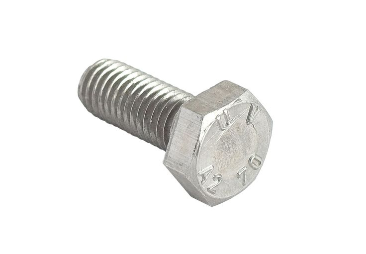 Болт без фона