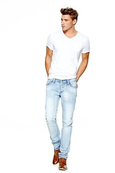 Мужчина в джинсах