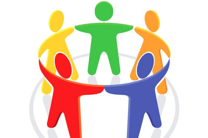 Разноцветные человечки в кругу