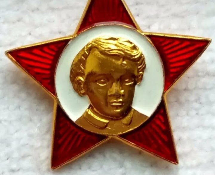Значок октябренка СССР