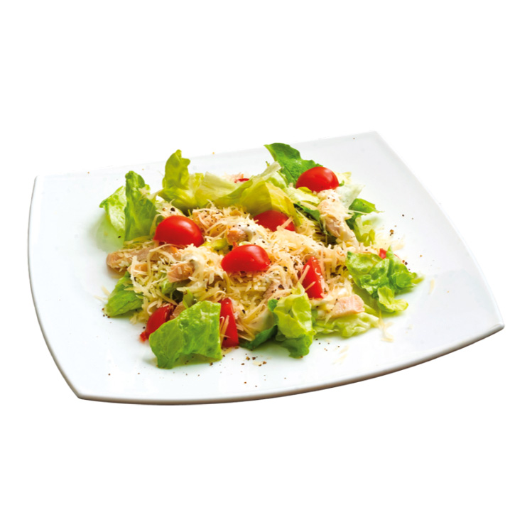 Салат на белом фоне