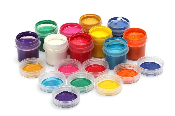 Гуашь на белом фоне