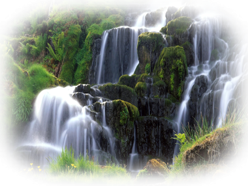 Водопад на белом фоне