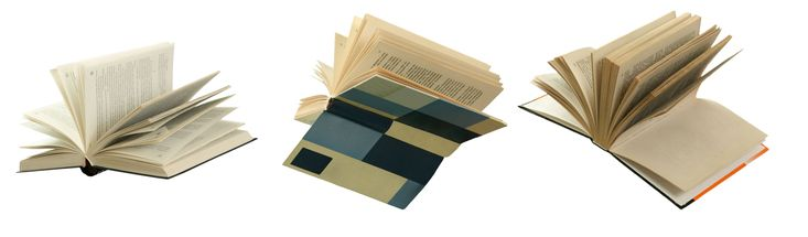 Летающие книги на прозрачном фоне