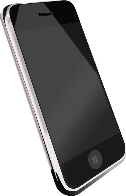 Смартфон на белом фоне
