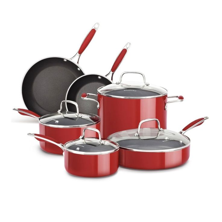 Посуда на белом фоне