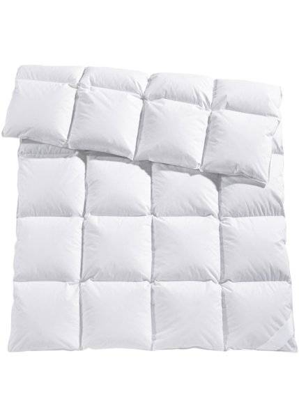 Стеганное одеяло белое