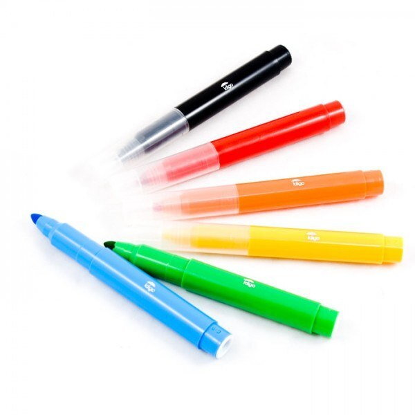 Фломастеры на белом фоне