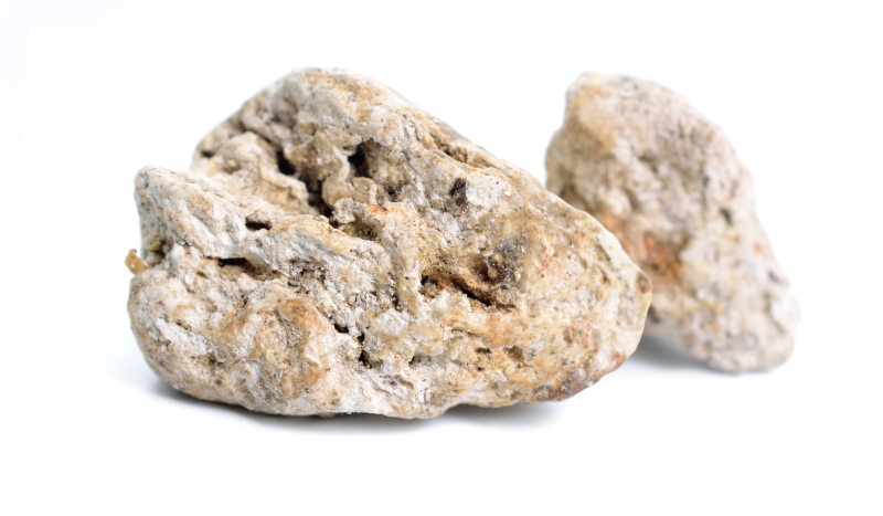 Серая амбра на белом фоне