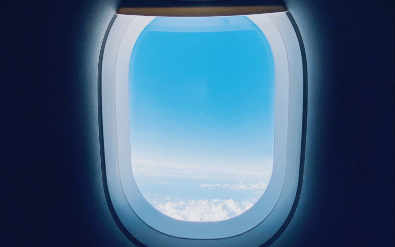 Иллюминатор самолета вектор