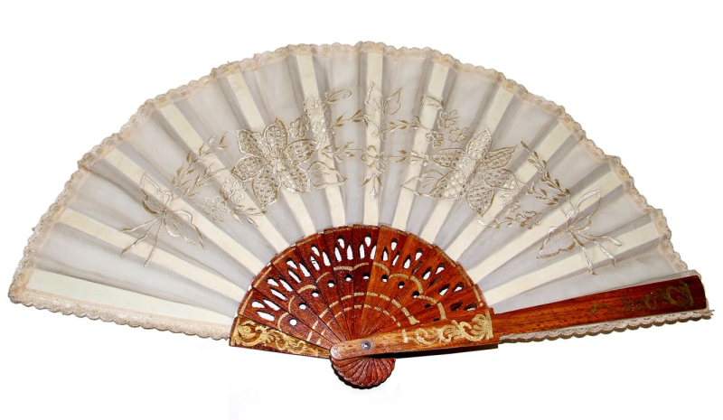 Веер в театре