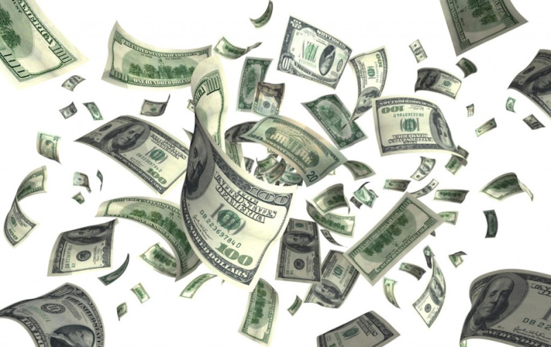 Деньги на прозрачном фоне