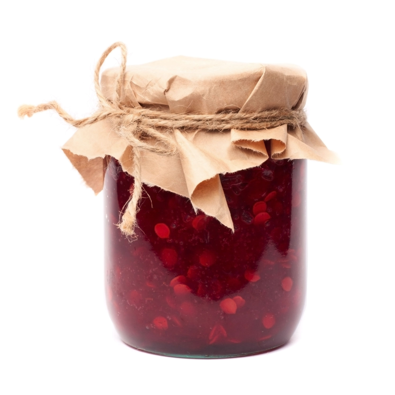 Банки варенья на белом фоне