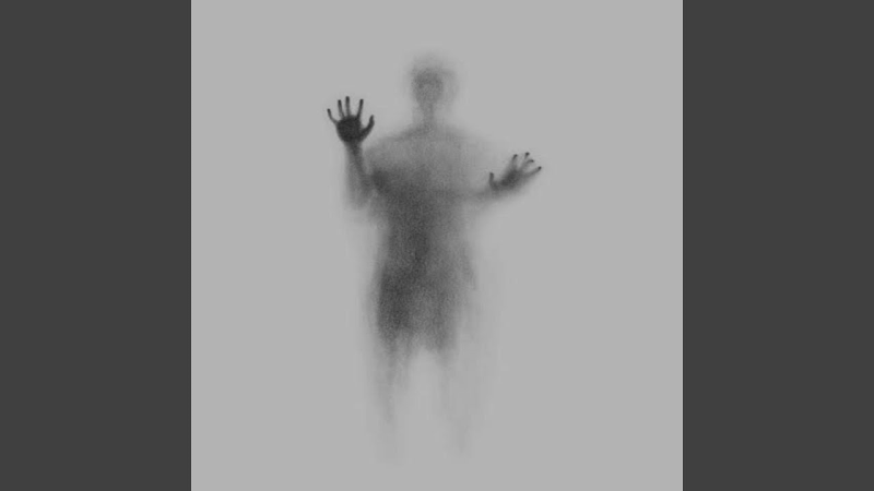 Страшный призрак на прозрачном фоне