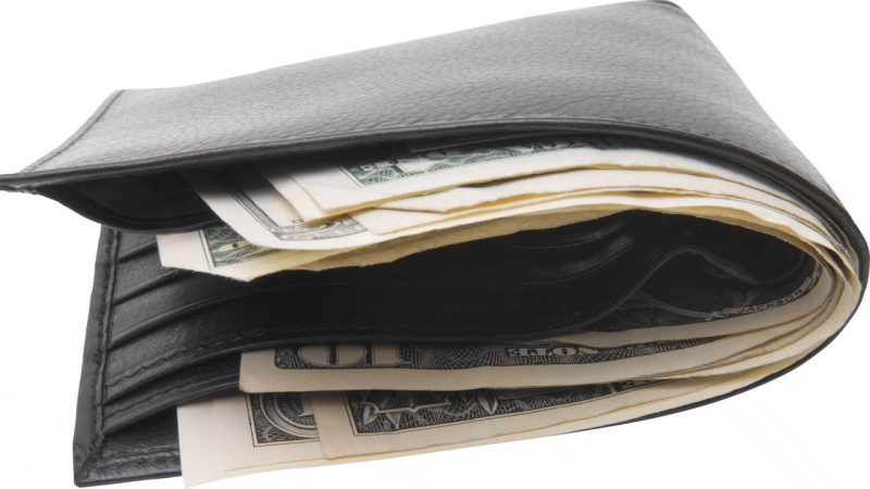 Кошелек с деньгами