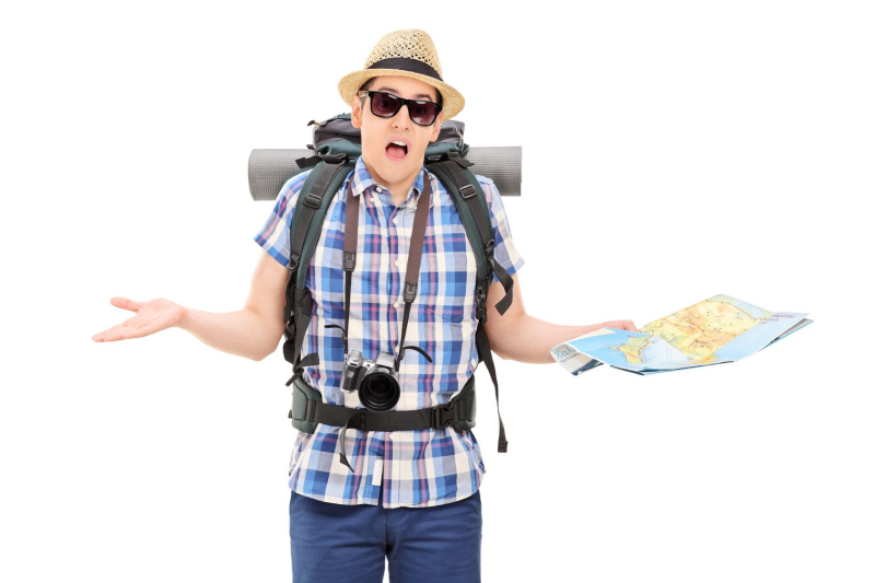 Турист на белом фоне