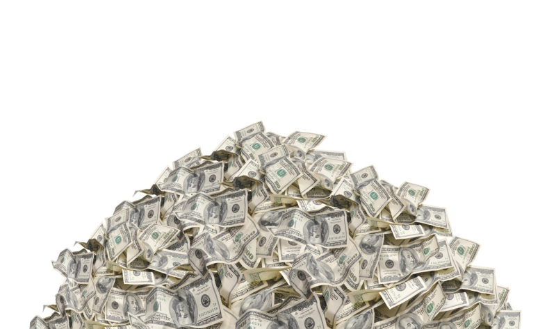 Деньги на белом фоне