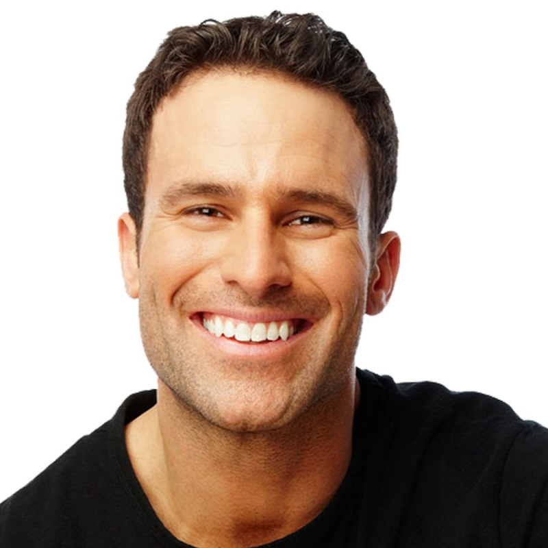 Улыбающийся человек