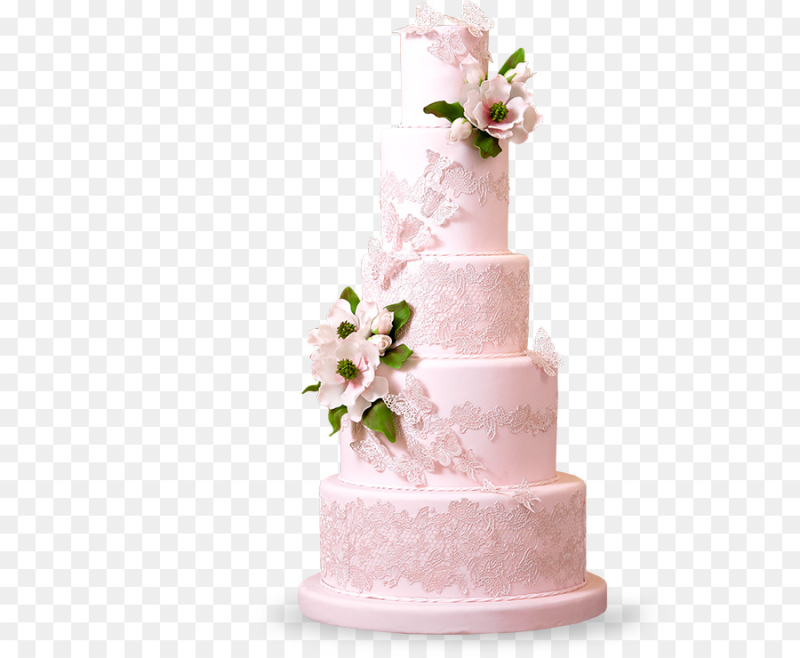 Свадебный торт на белом фоне