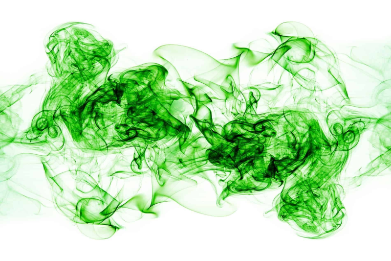 Зеленая магия на белом фоне