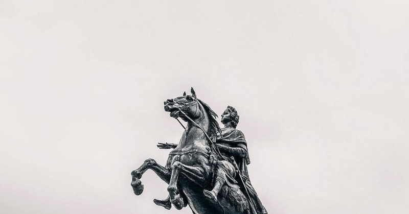Медный всадник памятник в Санкт-Петербурге