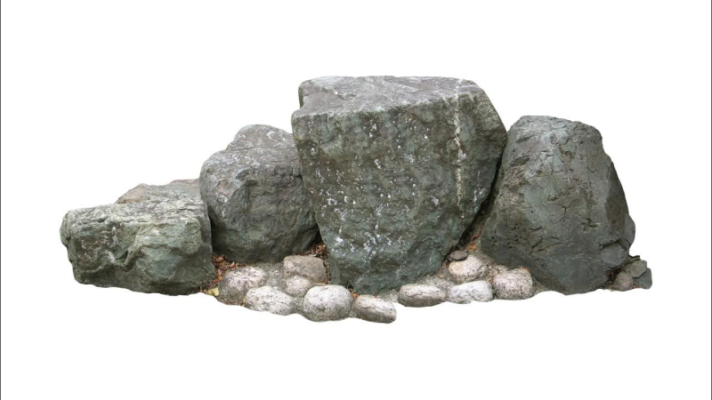 Валун на белом фоне