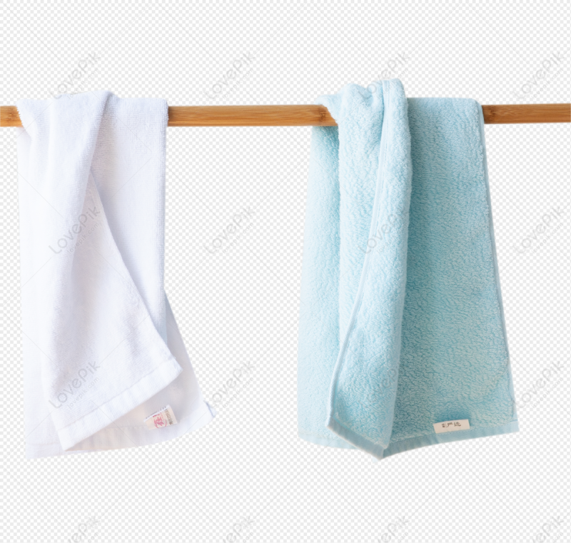 Полотенце висит на вешалке