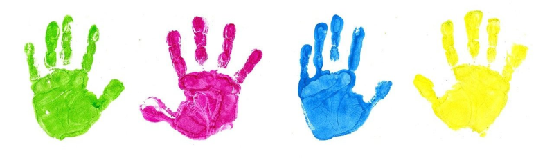 Отпечатки детских ладошек цветные